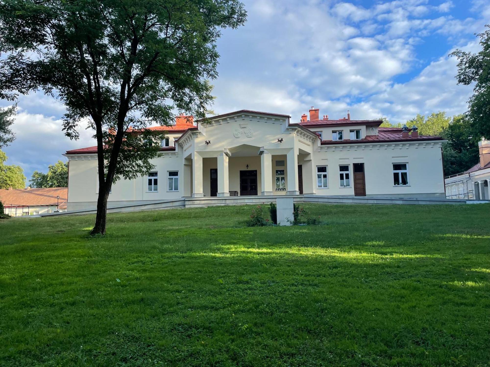 Palac Zbylitowskich Zbylitowska Gora Exterior photo