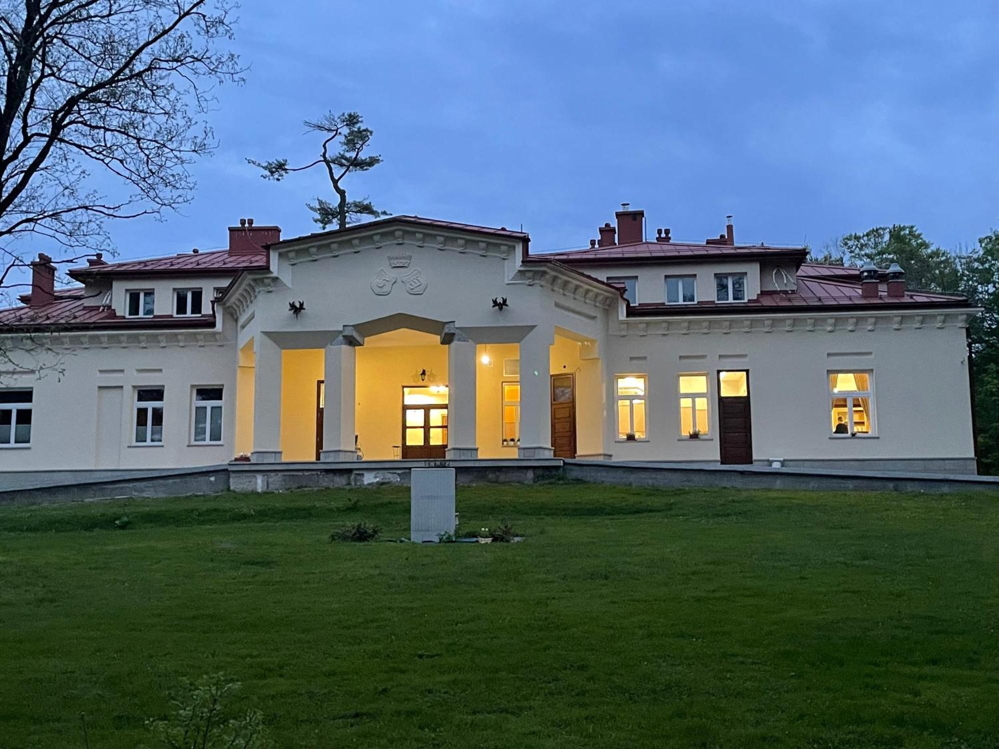 Palac Zbylitowskich Zbylitowska Gora Exterior photo