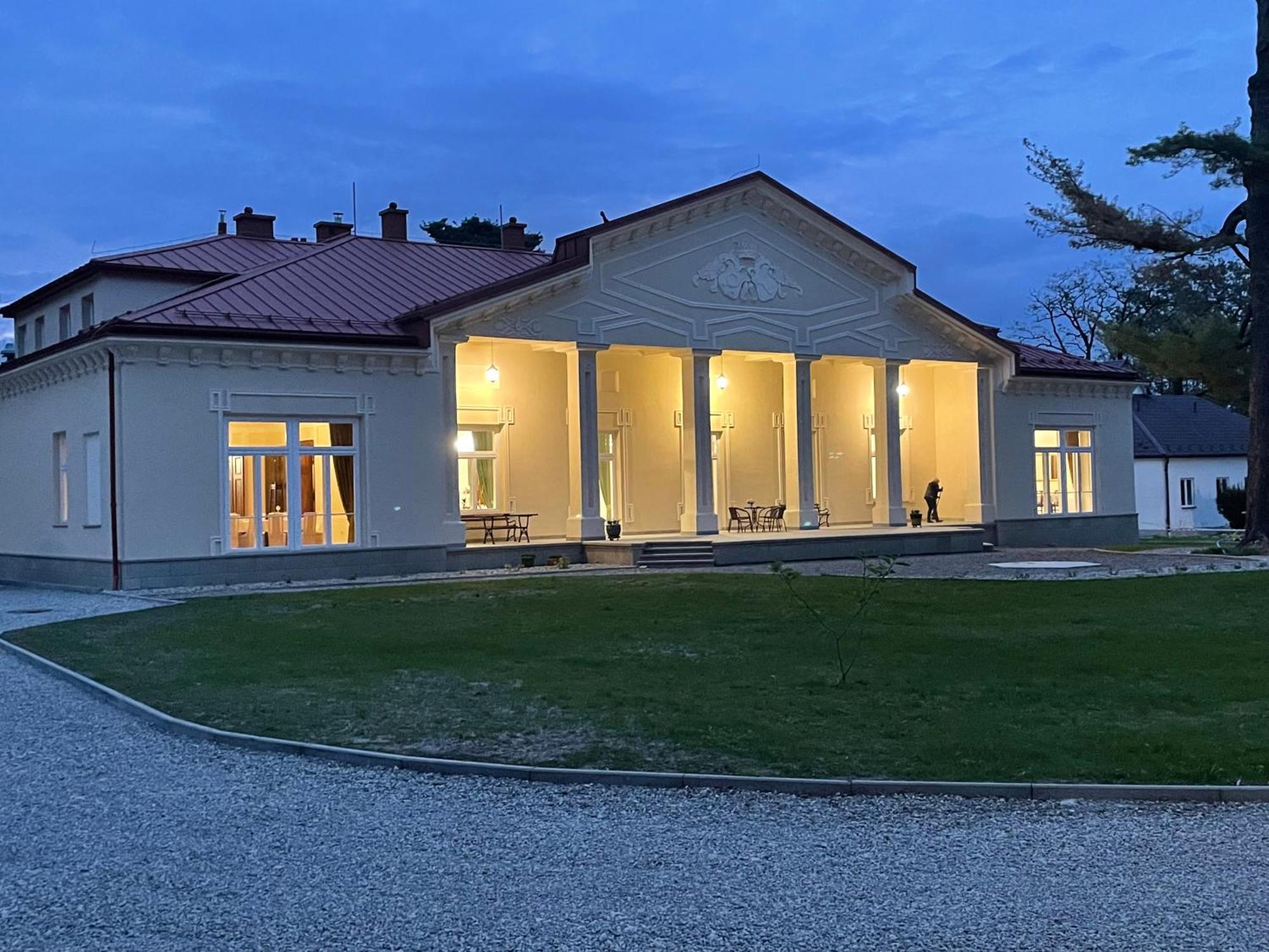 Palac Zbylitowskich Zbylitowska Gora Exterior photo